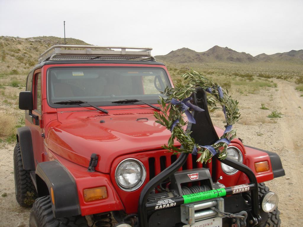 wreath on a jeep