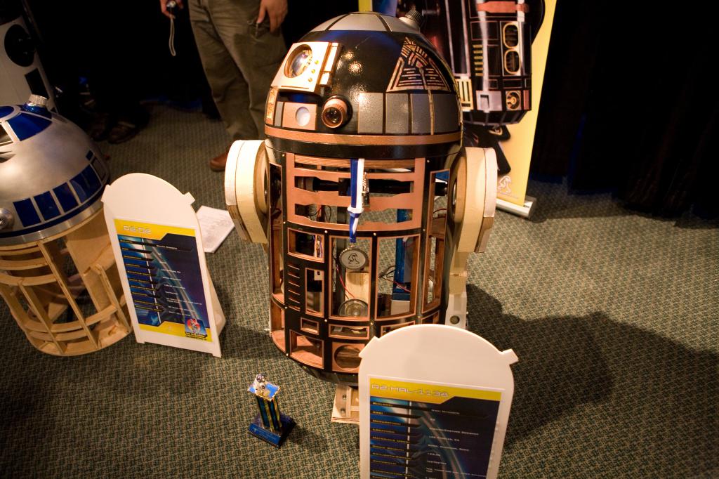 R2-HAL-1138